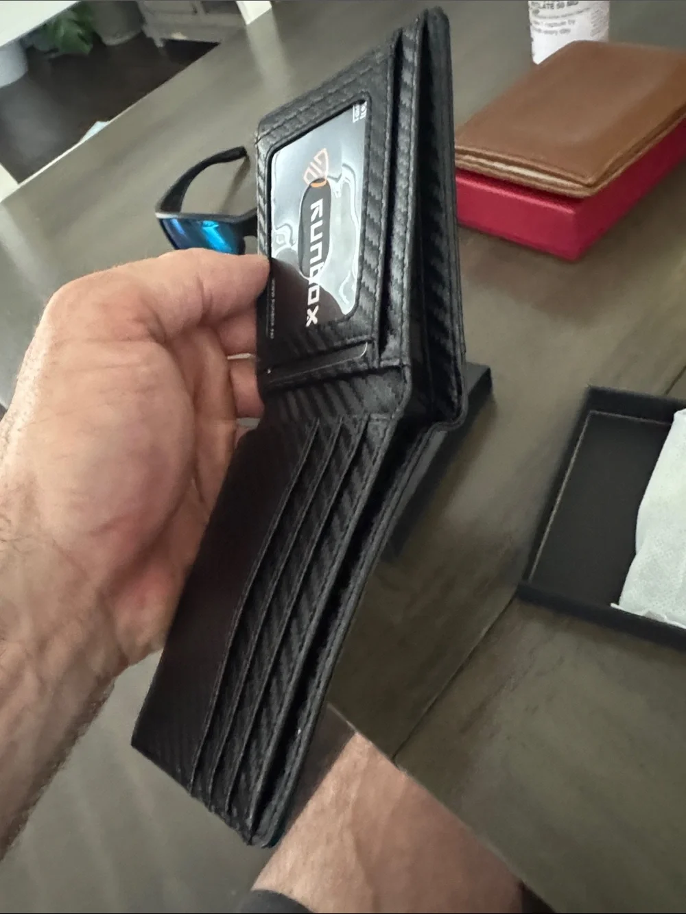 Black Men’s RFID Carbon-Finish Bifold Wallet
